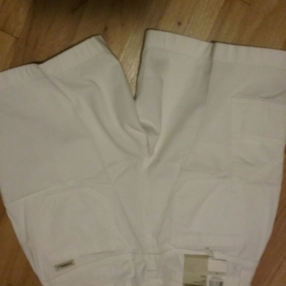 Active womens shorts - Picture 2 of 2